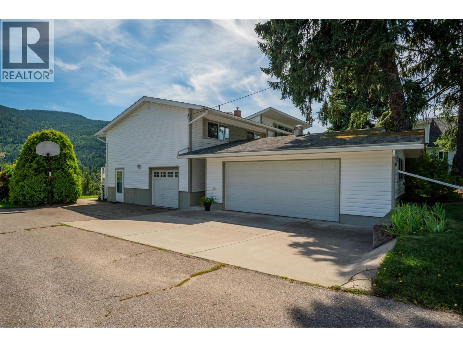 3101 4th Avenue, Castlegar, British Columbia  V1N 2S5 - Photo 70 - 10359224