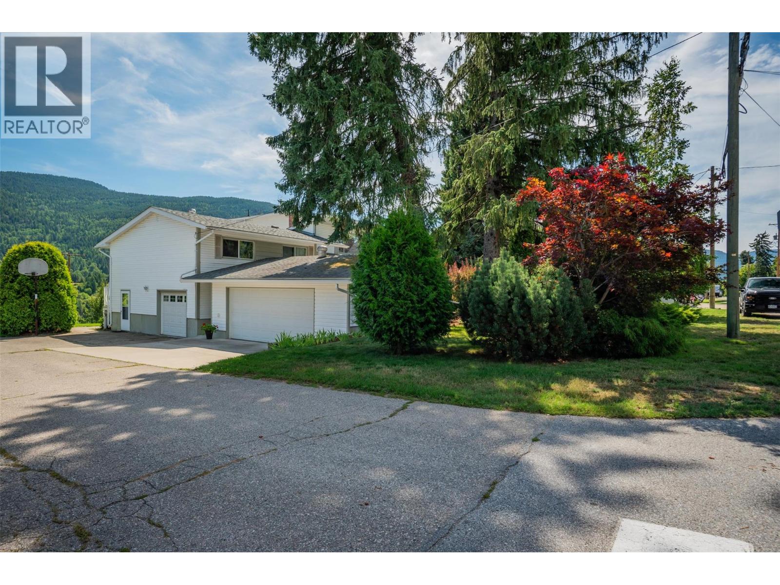 3101 4th Avenue, Castlegar, British Columbia  V1N 2S5 - Photo 71 - 10359224