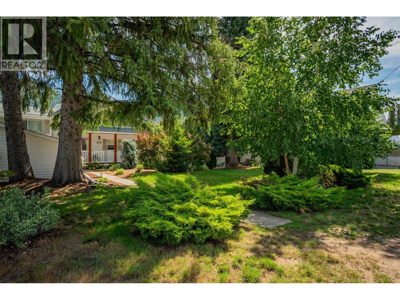 3101 4th Avenue, Castlegar, British Columbia  V1N 2S5 - Photo 72 - 10359224