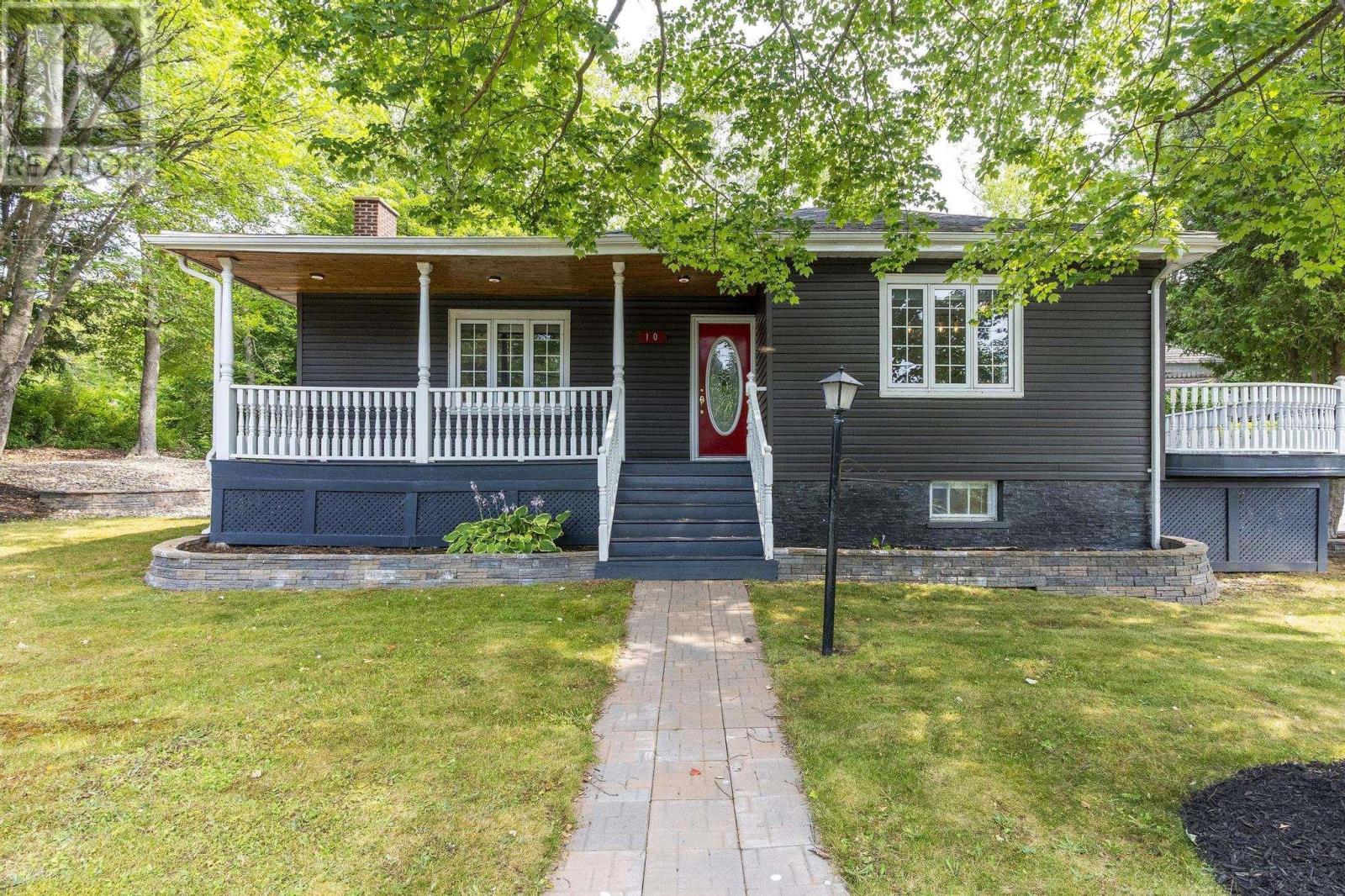 10 Howe Avenue, Fall River, Nova Scotia  B2T 1H7 - Photo 1 - 202520382