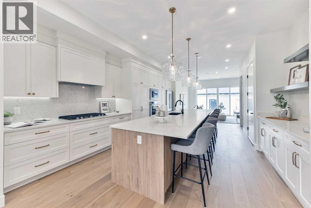 Property at 643 36 Street SW image 5