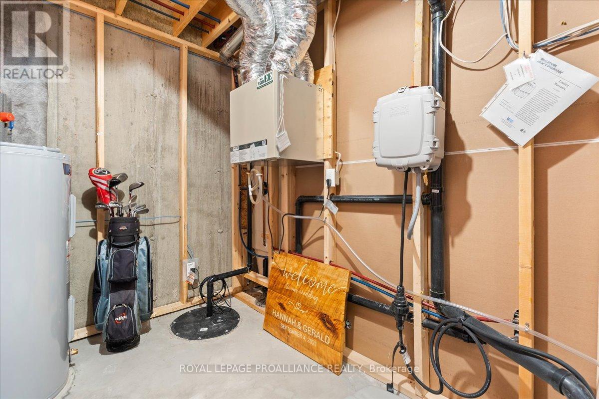 39 Hillside Meadow Drive, Quinte West, Ontario  K8V 0J5 - Photo 29 - X12342047