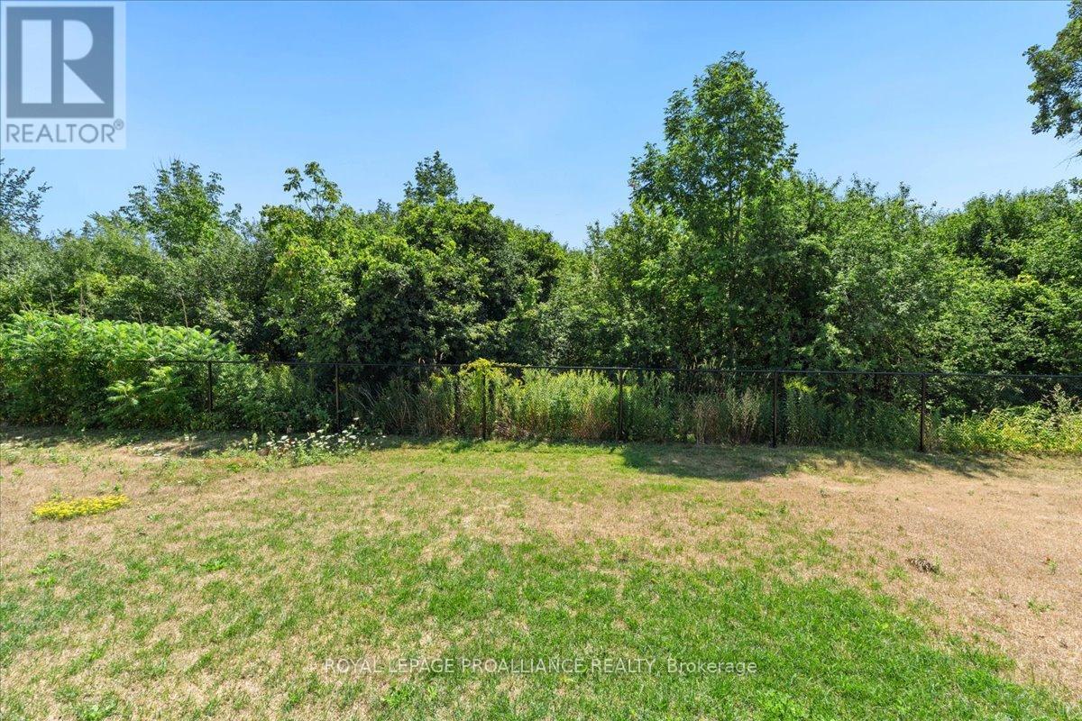 39 Hillside Meadow Drive, Quinte West, Ontario  K8V 0J5 - Photo 33 - X12342047