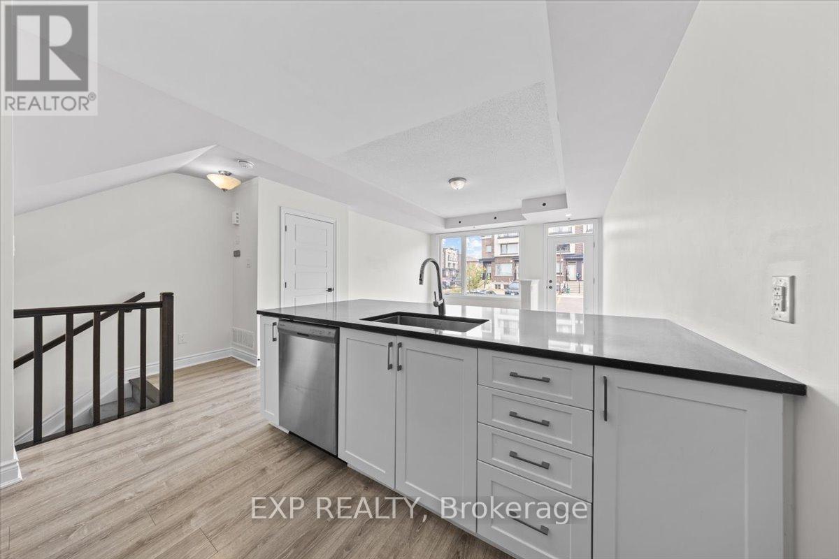 625 Makwa Private, Ottawa, Ontario  K1K 5A4 - Photo 13 - X12342023