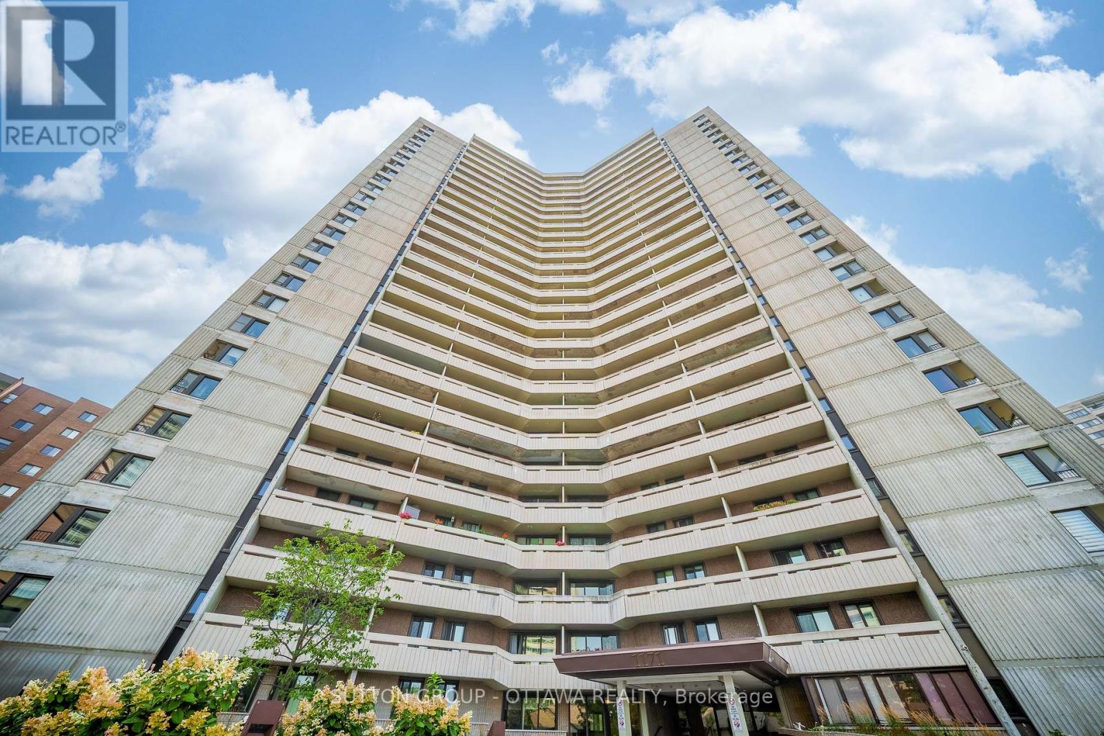711 - 1171 Ambleside Drive, Ottawa, Ontario  K2B 8E1 - Photo 2 - X12342050