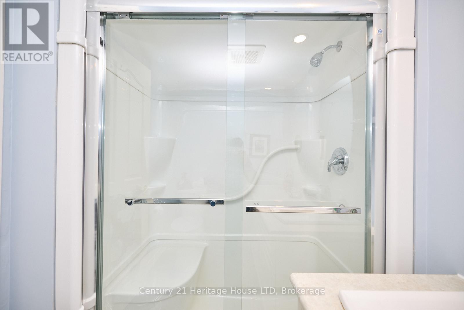 317 - 8111 Forest Glen Drive, Niagara Falls, Ontario  L2H 2Y7 - Photo 15 - X12342001