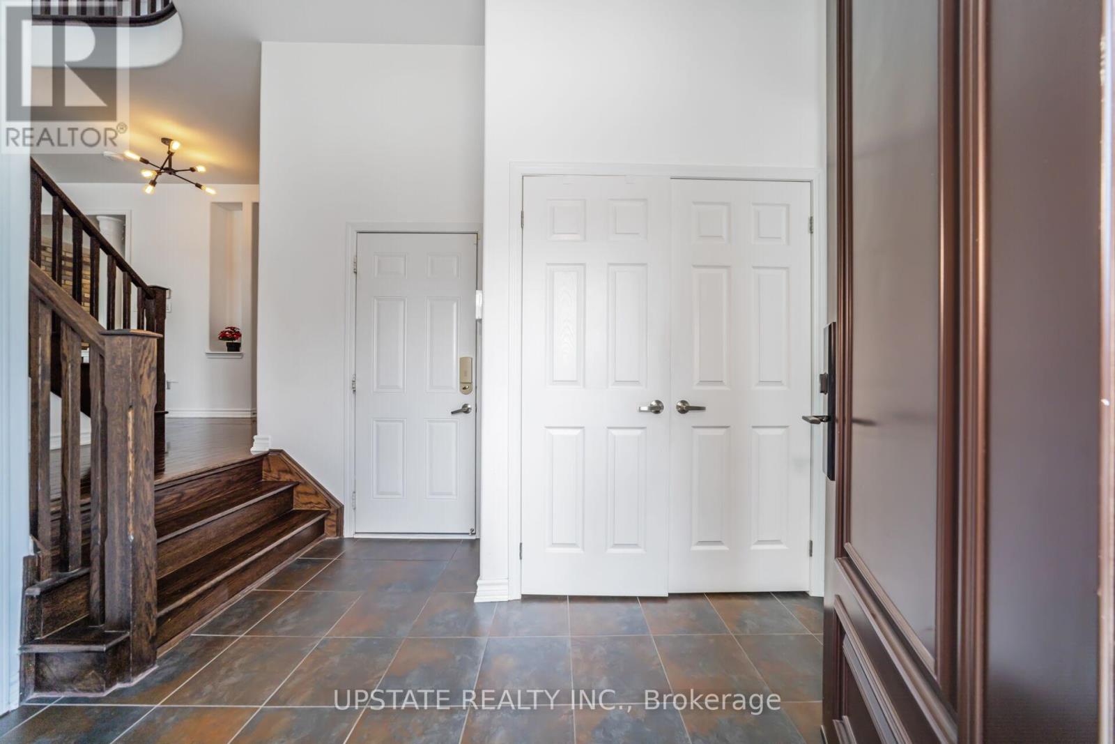 Property at 700 GERVAIS TERRACE image 5