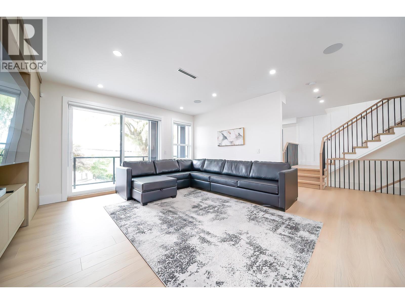 7820 Stanley Street, Burnaby, British Columbia  V5E 1V8 - Photo 7 - R3034374