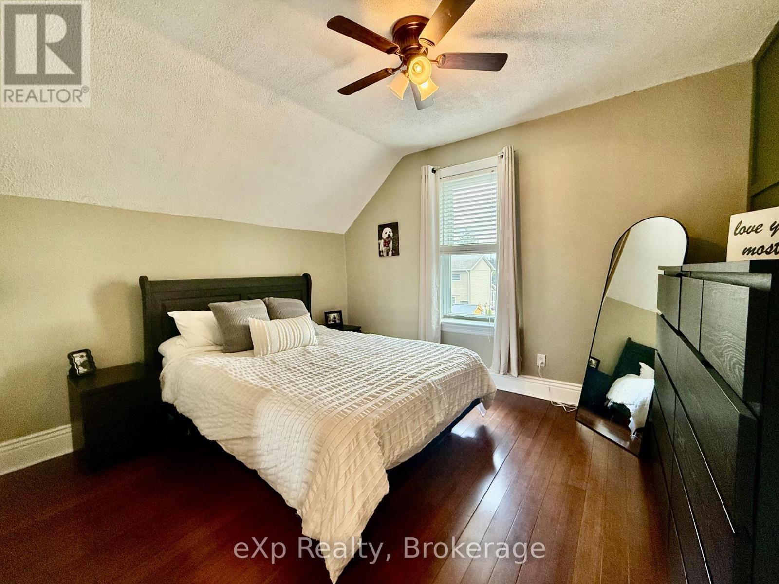 605 10th Avenue, Hanover, Ontario  N4N 2P6 - Photo 14 - X12342004