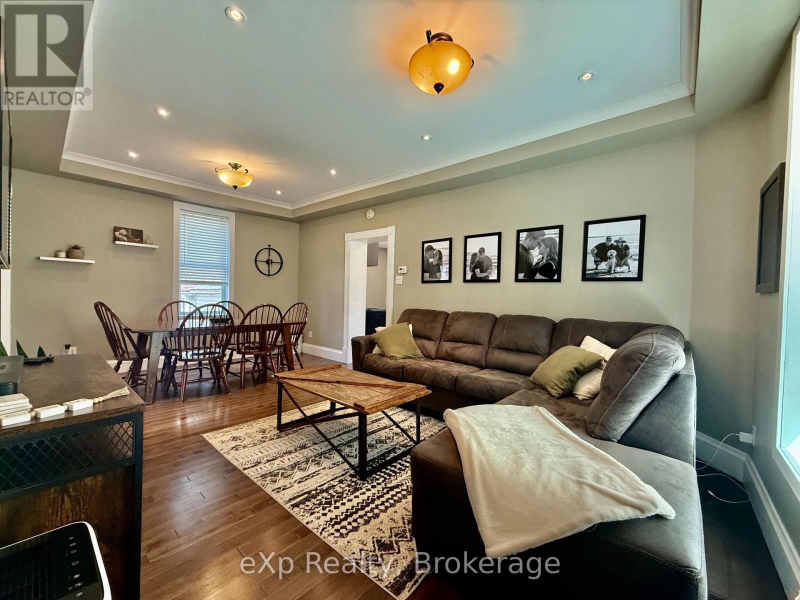 605 10th Avenue, Hanover, Ontario  N4N 2P6 - Photo 6 - X12342004
