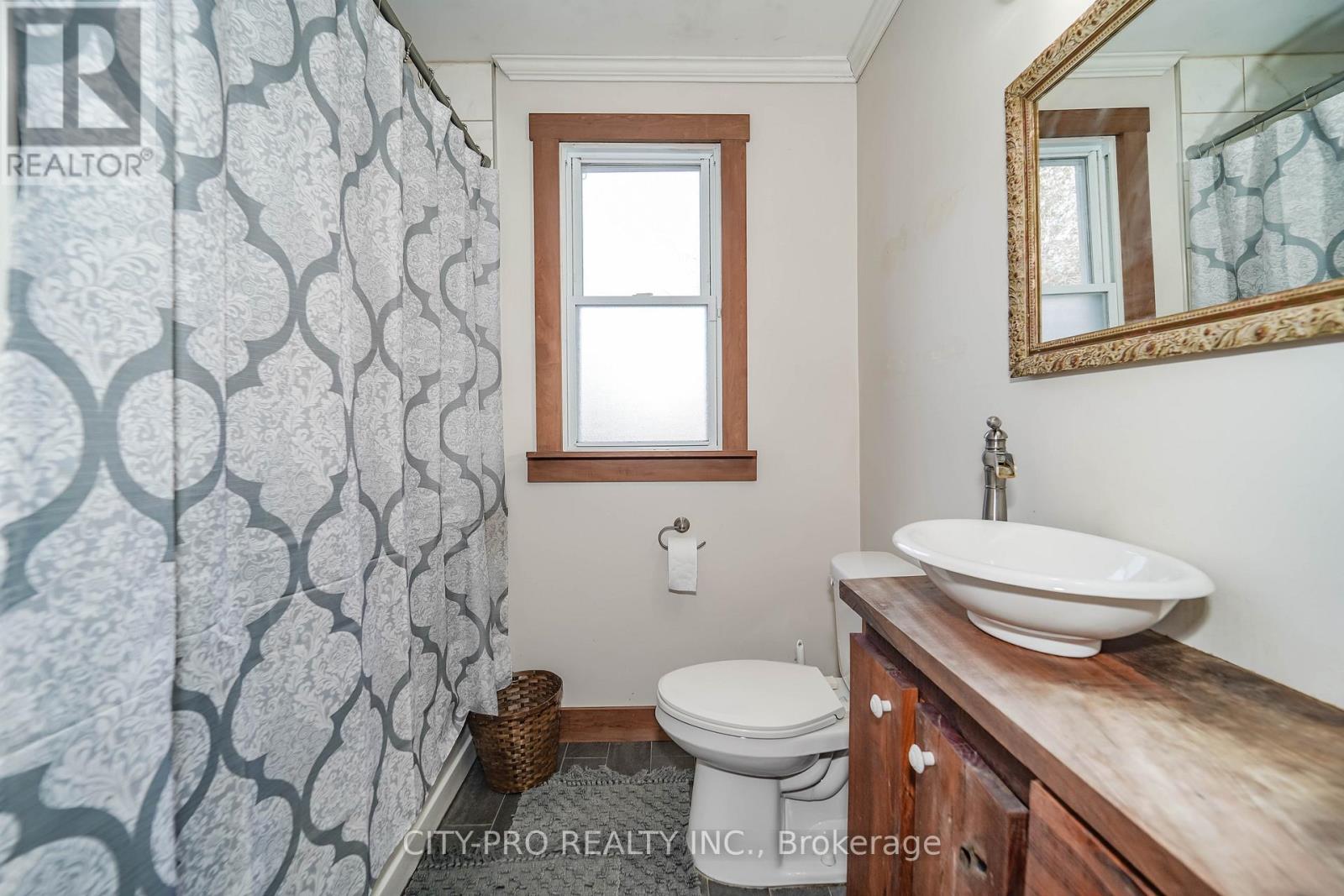 443 5th Concession Road W, Hamilton (Freelton), Ontario  L0R 2H2 - Photo 18 - X12336307