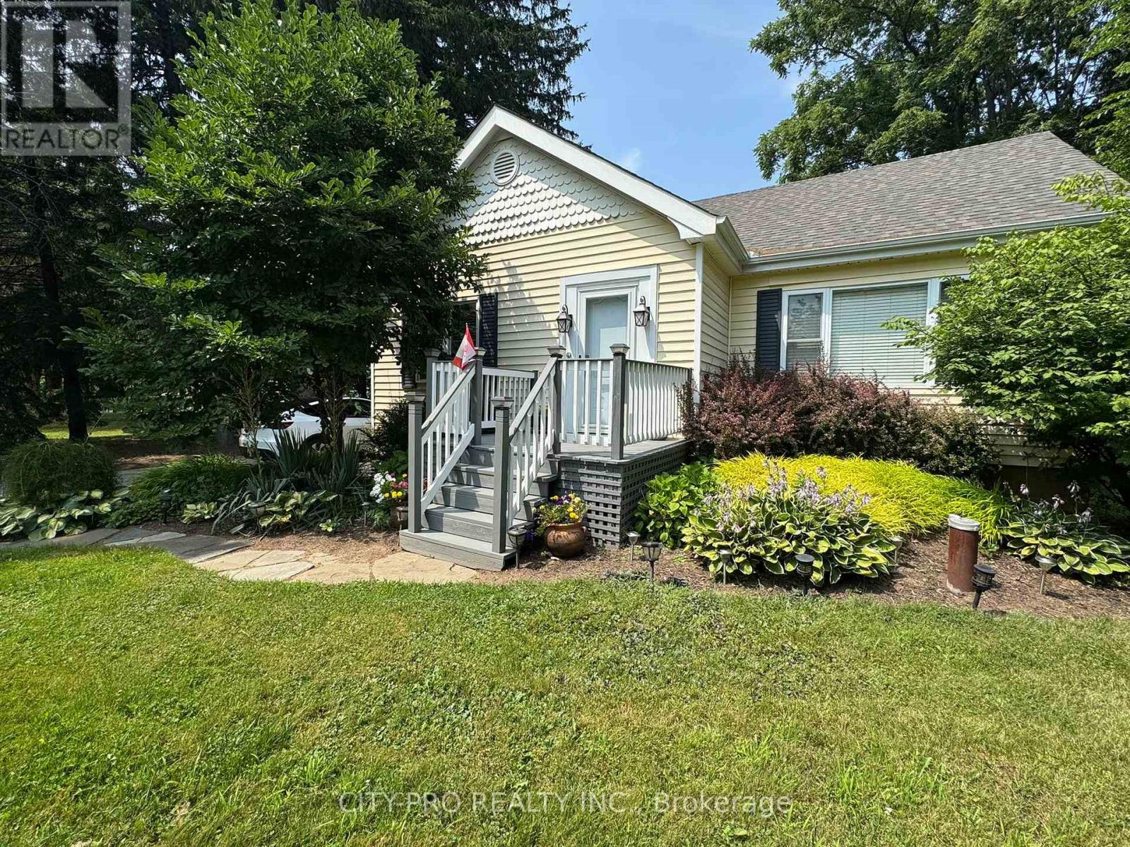 443 5th Concession Road W, Hamilton (Freelton), Ontario  L0R 2H2 - Photo 5 - X12336307