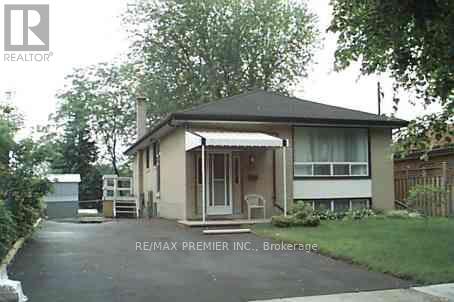 19 Barwell Crescent, Toronto, Ontario  M9W 2W4 - Photo 1 - W12338189