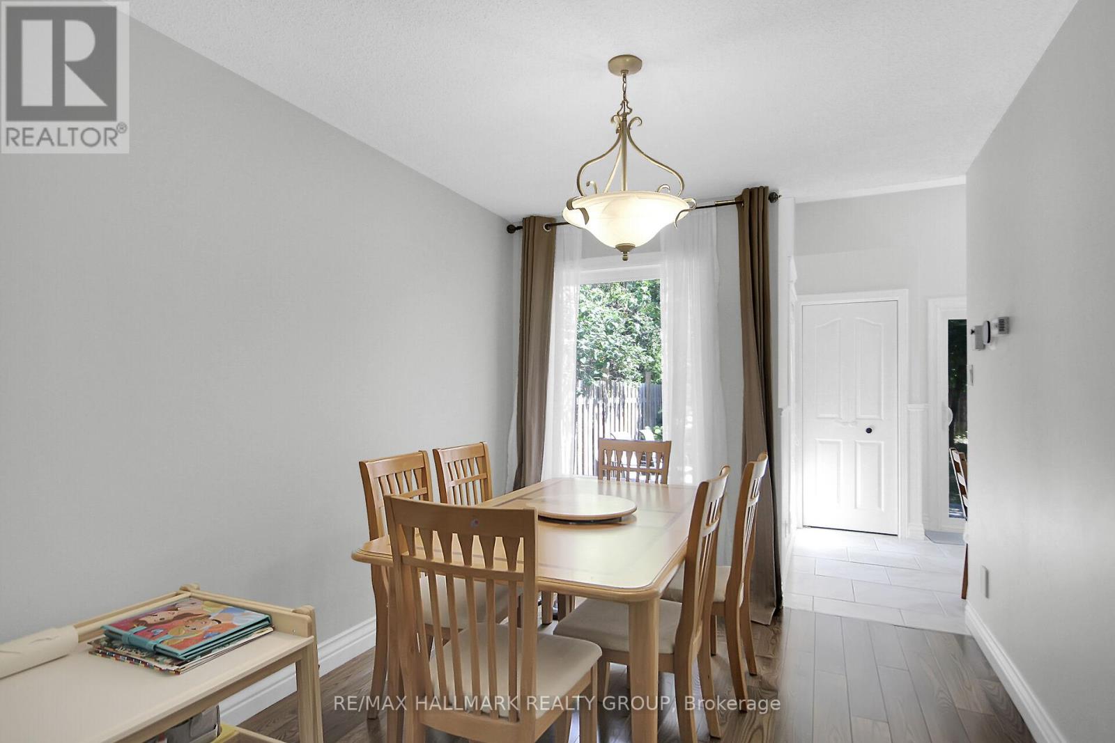 1661 Kindersley Avenue, Ottawa, Ontario  K1C 4V4 - Photo 10 - X12340137