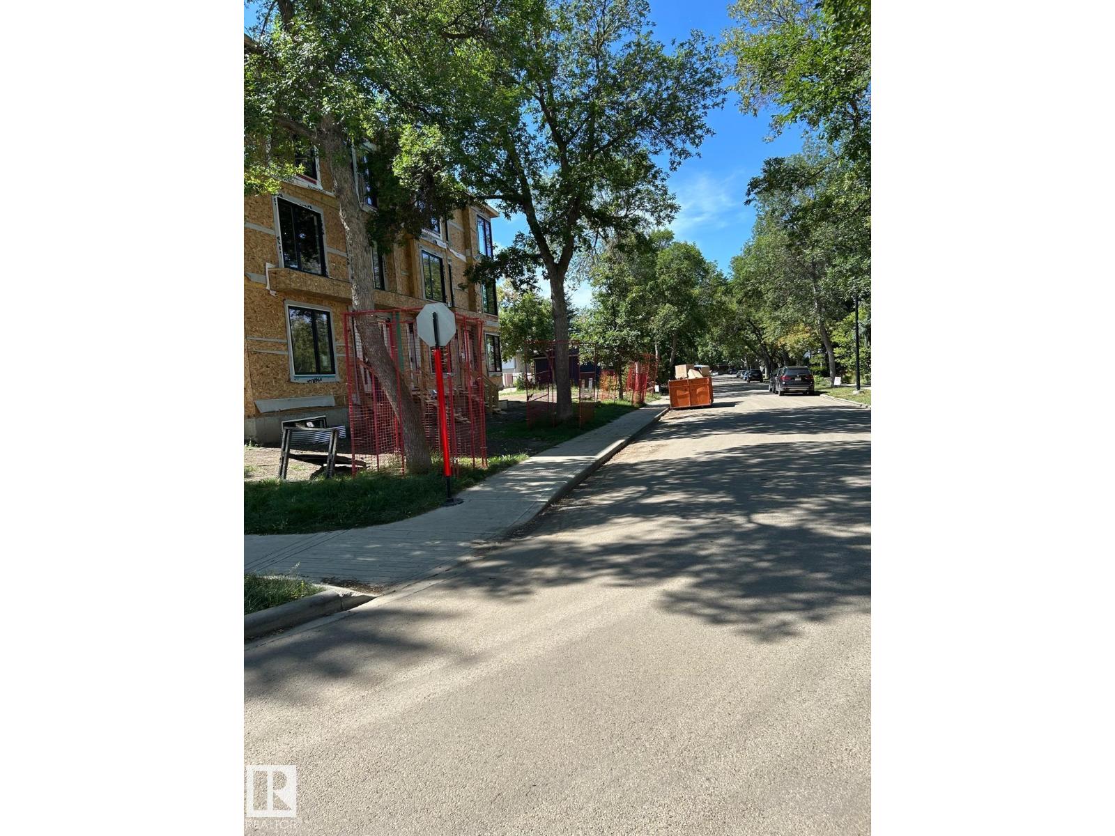 8903 94 Av Nw, Edmonton, Alberta  T6C 1W6 - Photo 2 - E4451991