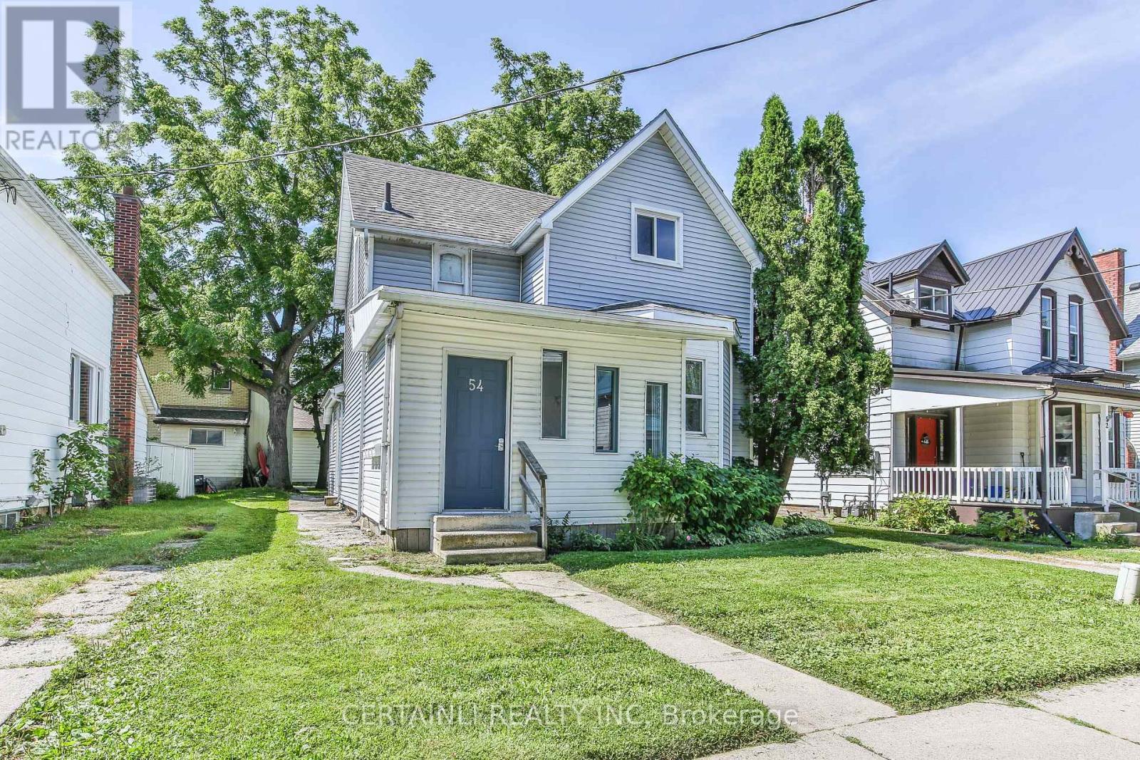 54 Elizabeth Street, St. Thomas, Ontario  N5R 2X1 - Photo 1 - X12342102