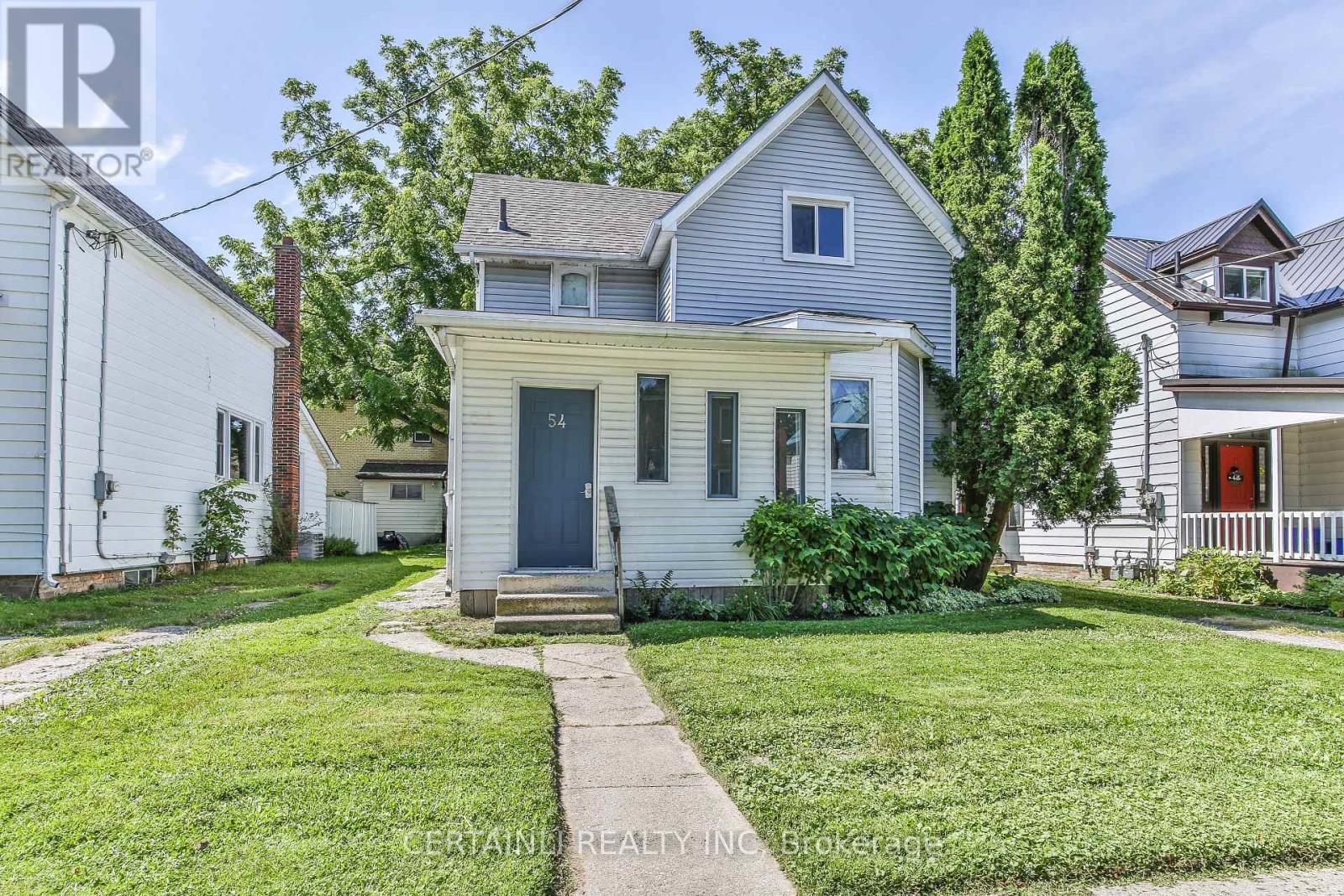 54 Elizabeth Street, St. Thomas, Ontario  N5R 2X1 - Photo 2 - X12342102