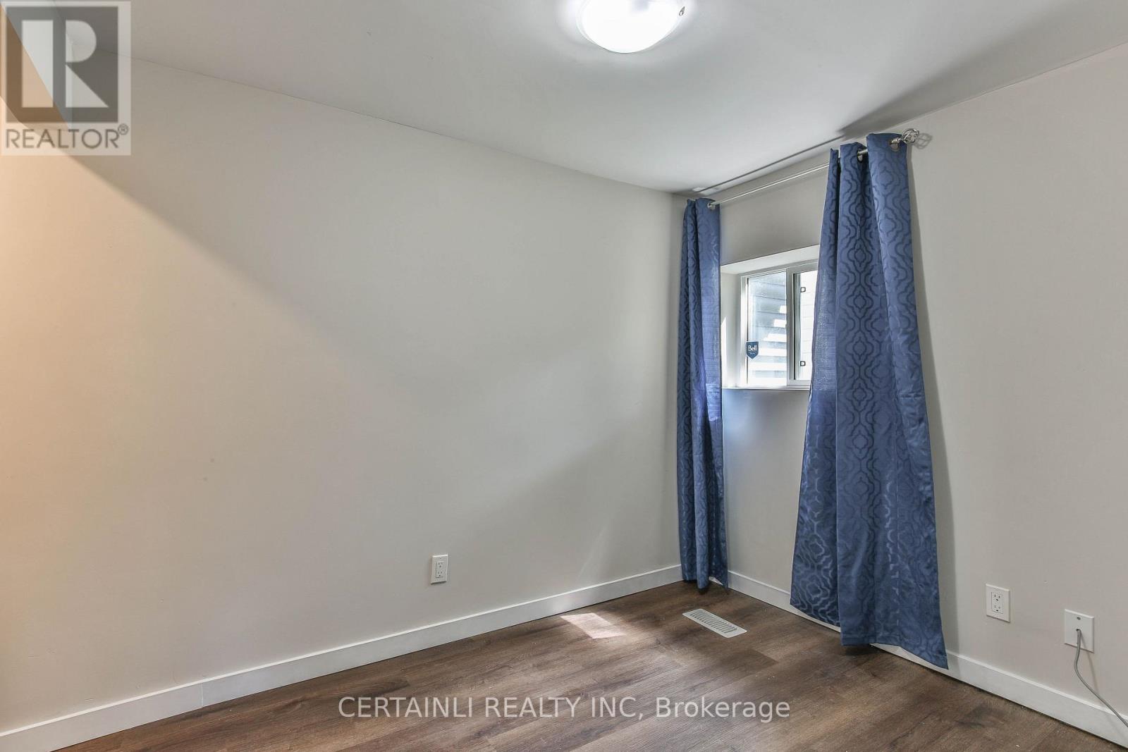 54 Elizabeth Street, St. Thomas, Ontario  N5R 2X1 - Photo 20 - X12342102