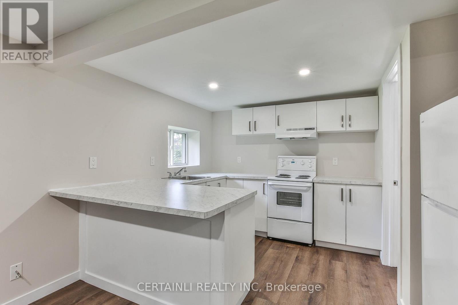 54 Elizabeth Street, St. Thomas, Ontario  N5R 2X1 - Photo 22 - X12342102