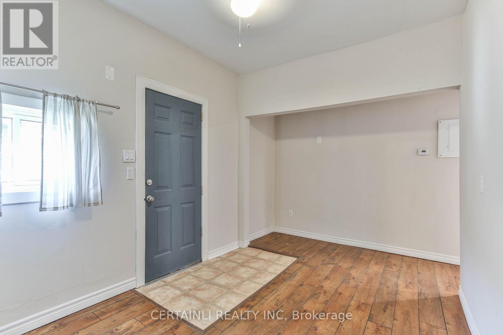 54 Elizabeth Street, St. Thomas, Ontario  N5R 2X1 - Photo 5 - X12342102
