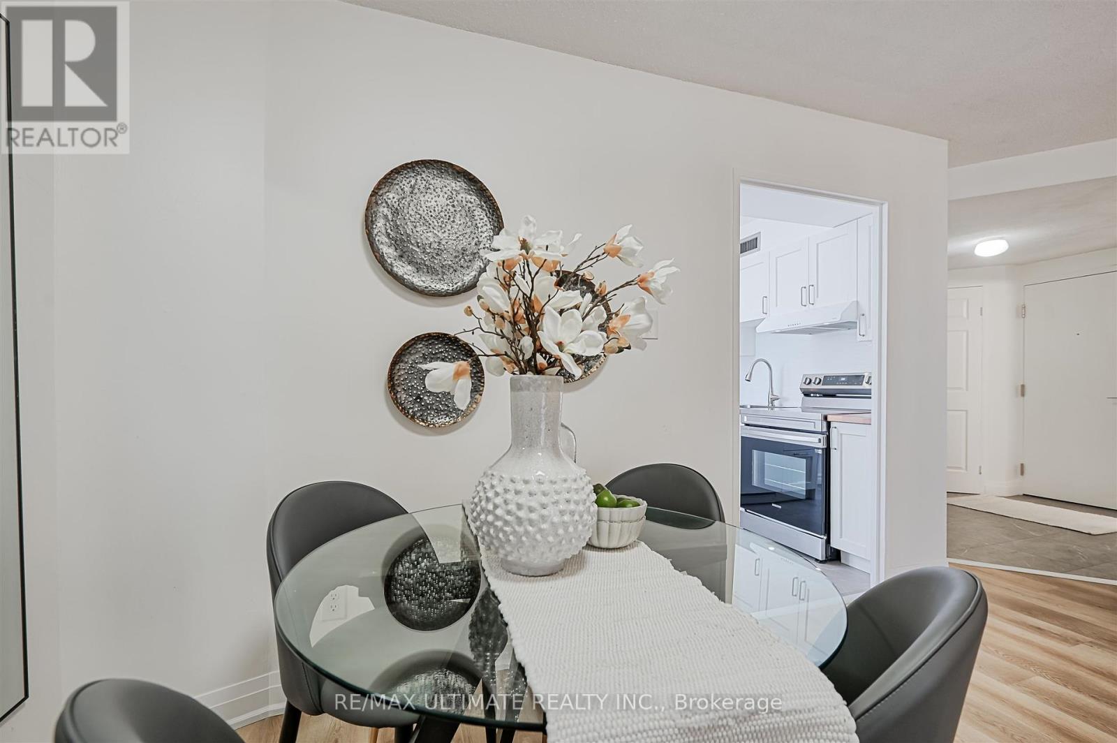 2206 - 55 Centre Avenue, Toronto (Bay Street Corridor), Ontario  M5G 2H5 - Photo 11 - C12341999