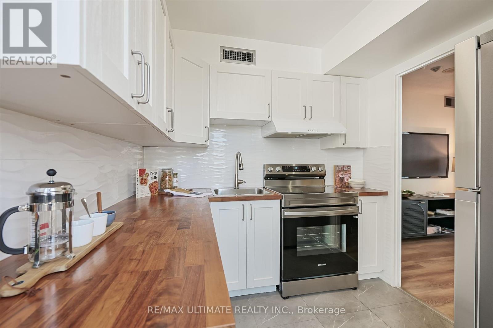2206 - 55 Centre Avenue, Toronto (Bay Street Corridor), Ontario  M5G 2H5 - Photo 15 - C12341999