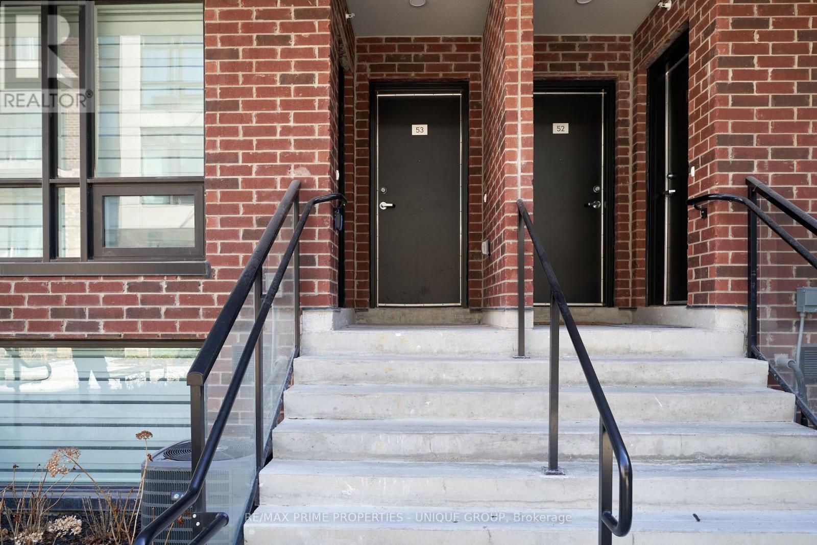 Property at 53 - 861 SHEPPARD AVENUE W image 4