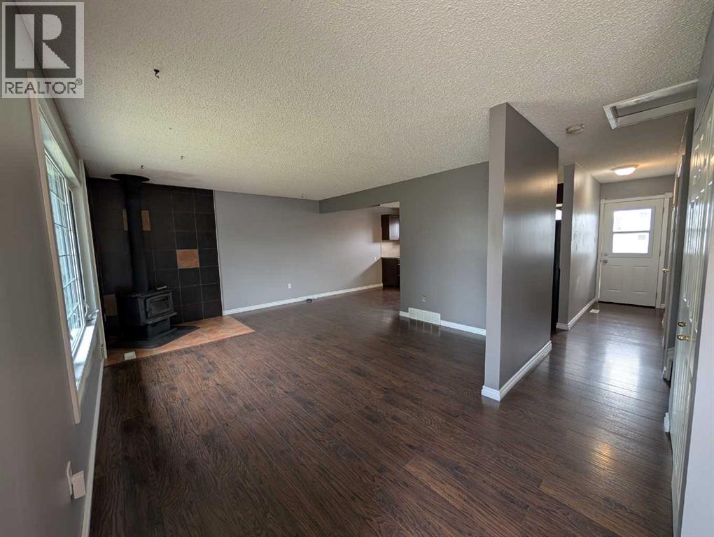 Property at 2057 7 Avenue NE image 3