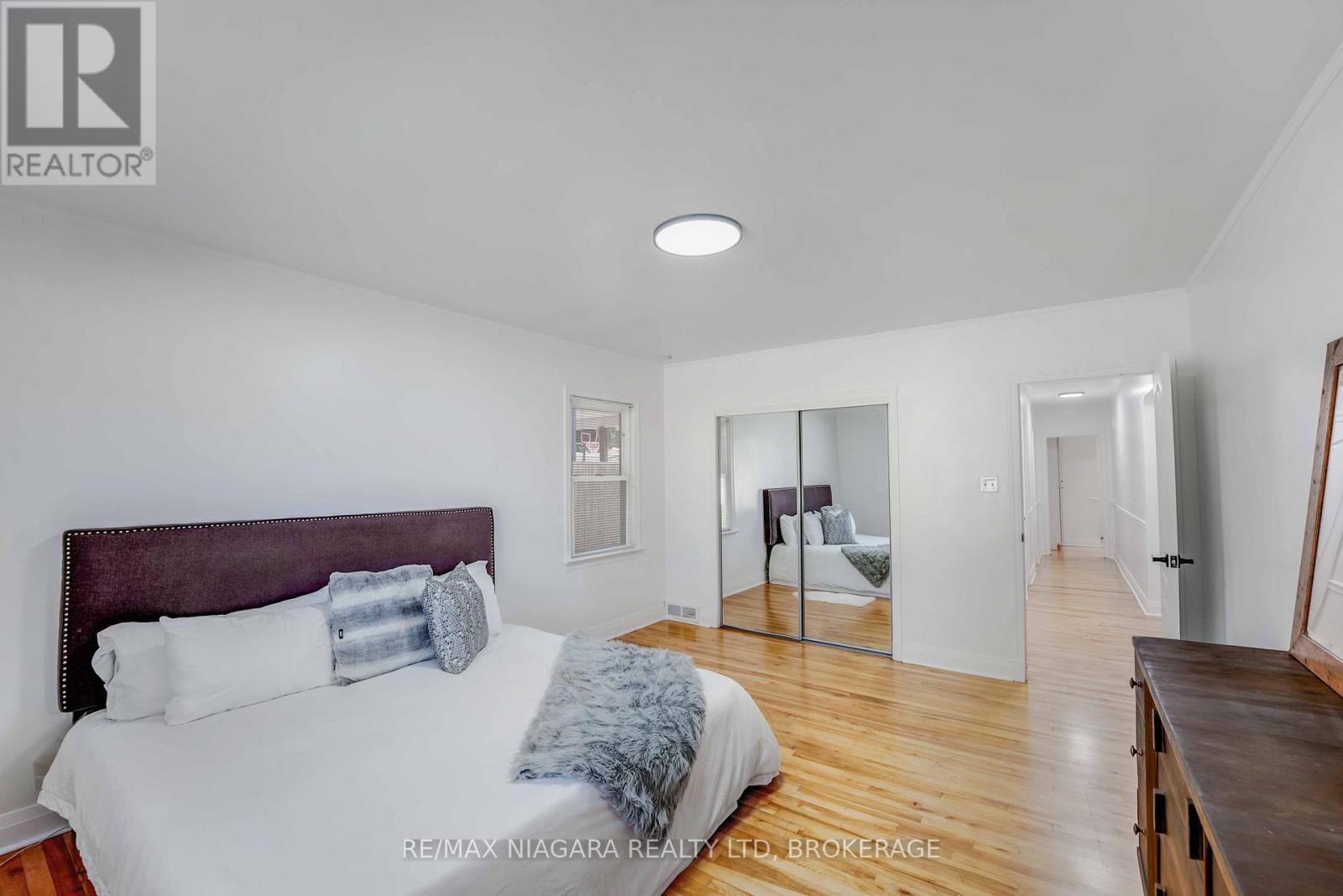 5000 Sixth Avenue, Niagara Falls, Ontario  L2E 4V3 - Photo 18 - X12342129