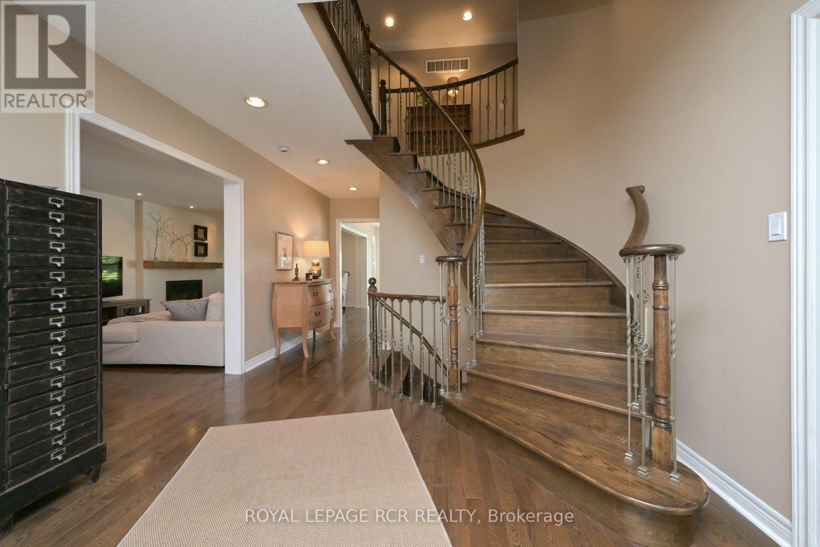 908 Schaeffer Outlook, Newmarket (Stonehaven-Wyndham), Ontario  L3X 1V9 - Photo 6 - N12342008