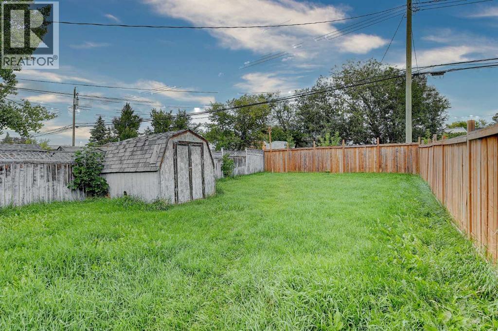 Property at 11407 96A Street image 3