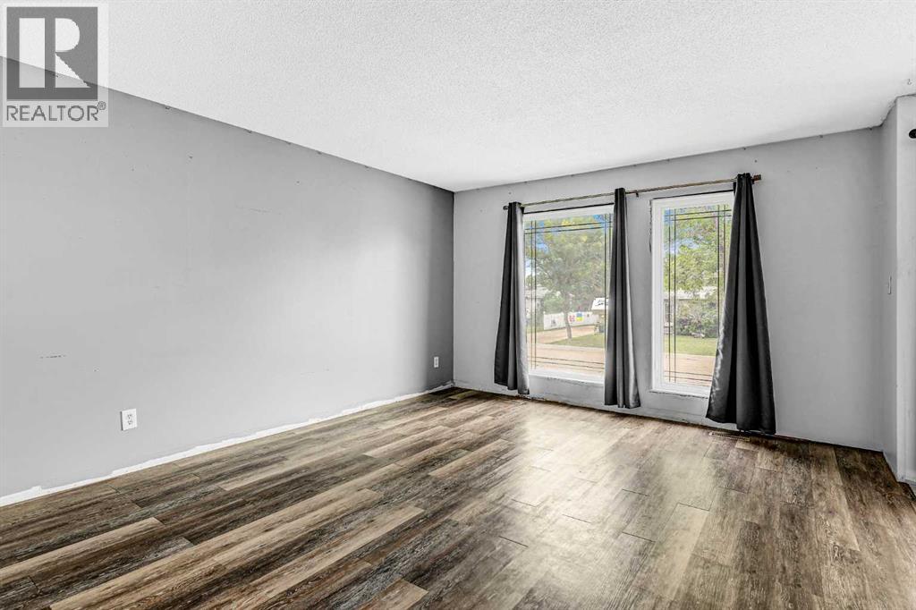 Property at 11407 96A Street image 4