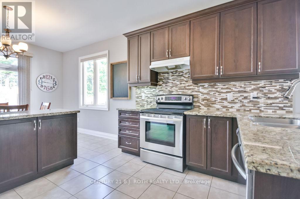 58 Christy Drive, Wasaga Beach, Ontario  L9Z 0E5 - Photo 11 - S12341807