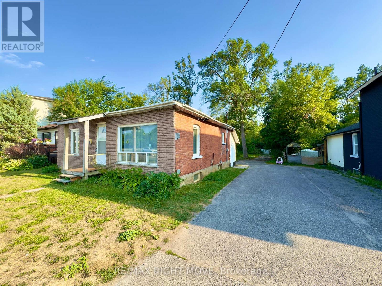 177 Atherley Road, Orillia, Ontario  L3V 1N5 - Photo 2 - S12342044