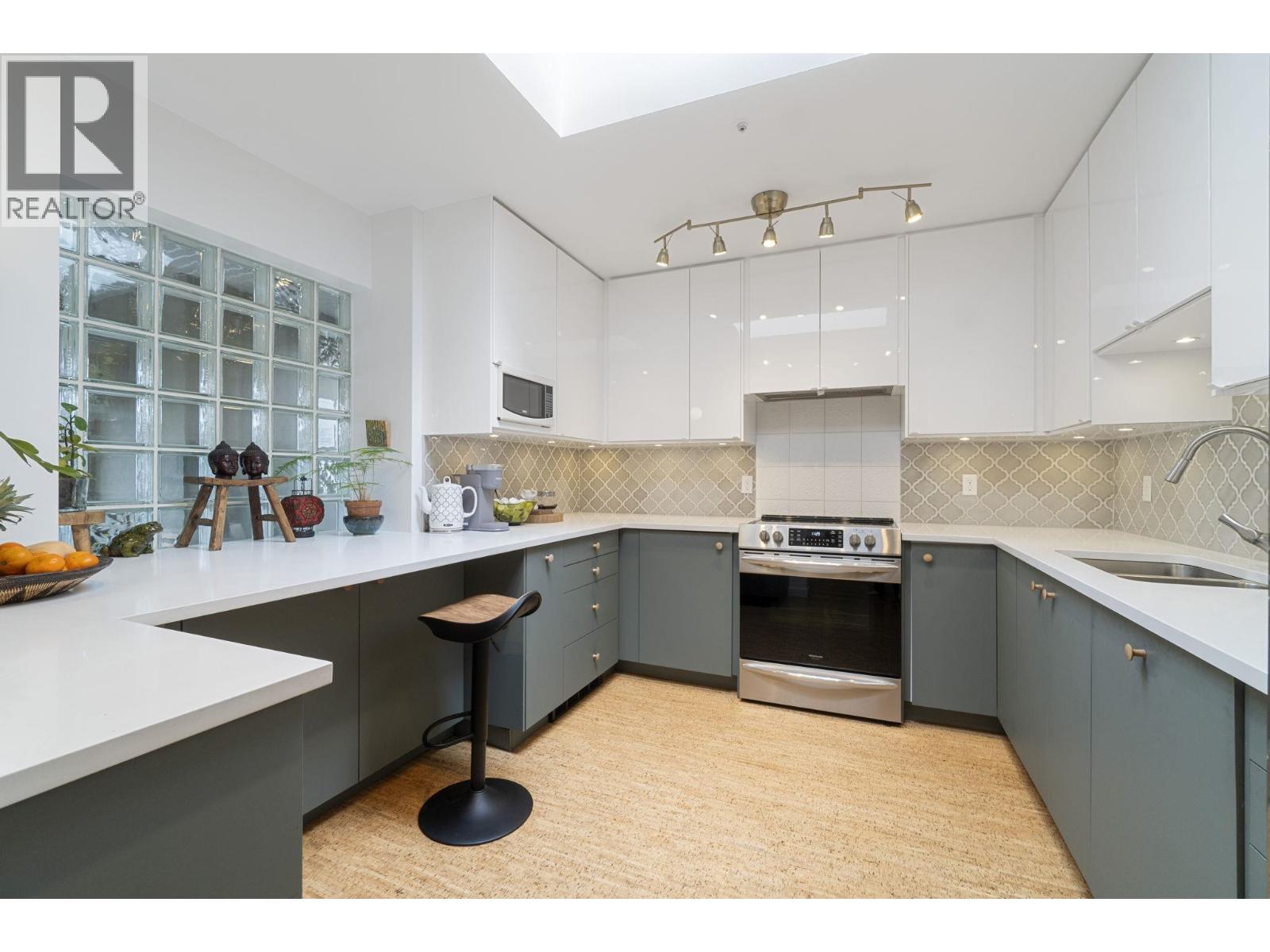 402 4688 W 10th Avenue, Vancouver, British Columbia  V6R 2J5 - Photo 7 - R3016545