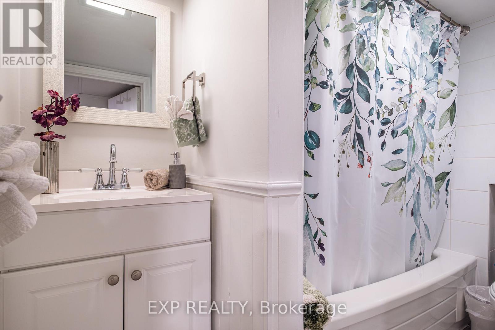 14 Chatham Street, Hamilton (Kirkendall), Ontario  L8P 2B2 - Photo 38 - X12341911