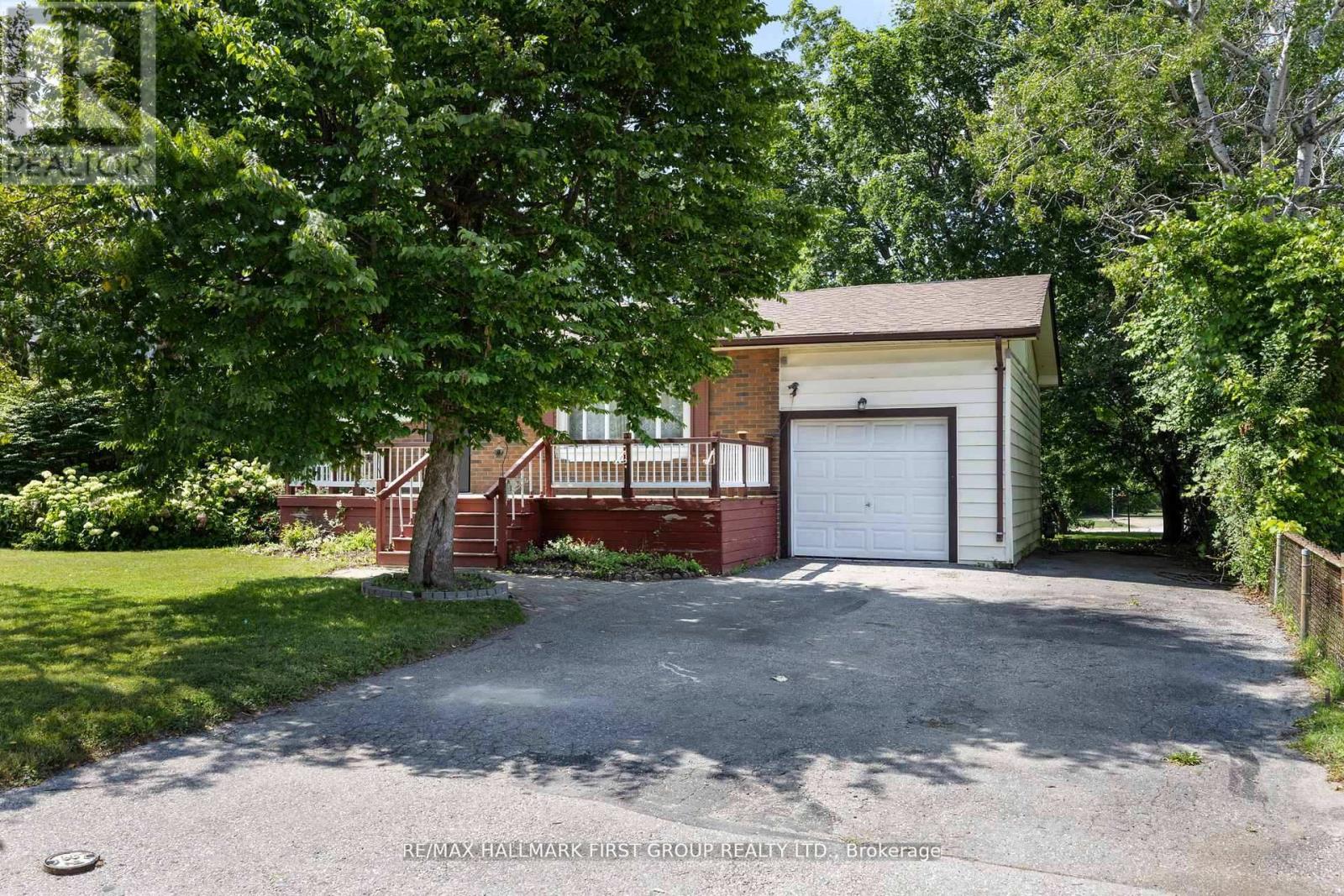 Property at 20 LAMBARD CRESCENT image 2