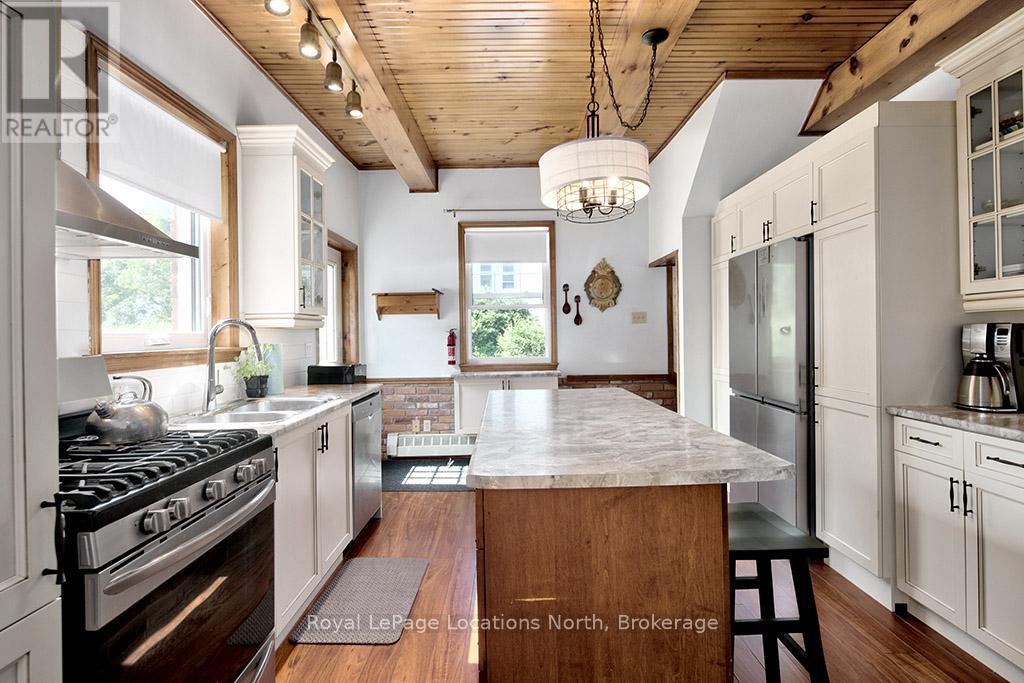 103 Mark Street W, Grey Highlands, Ontario  N0C 1H0 - Photo 14 - X12342228