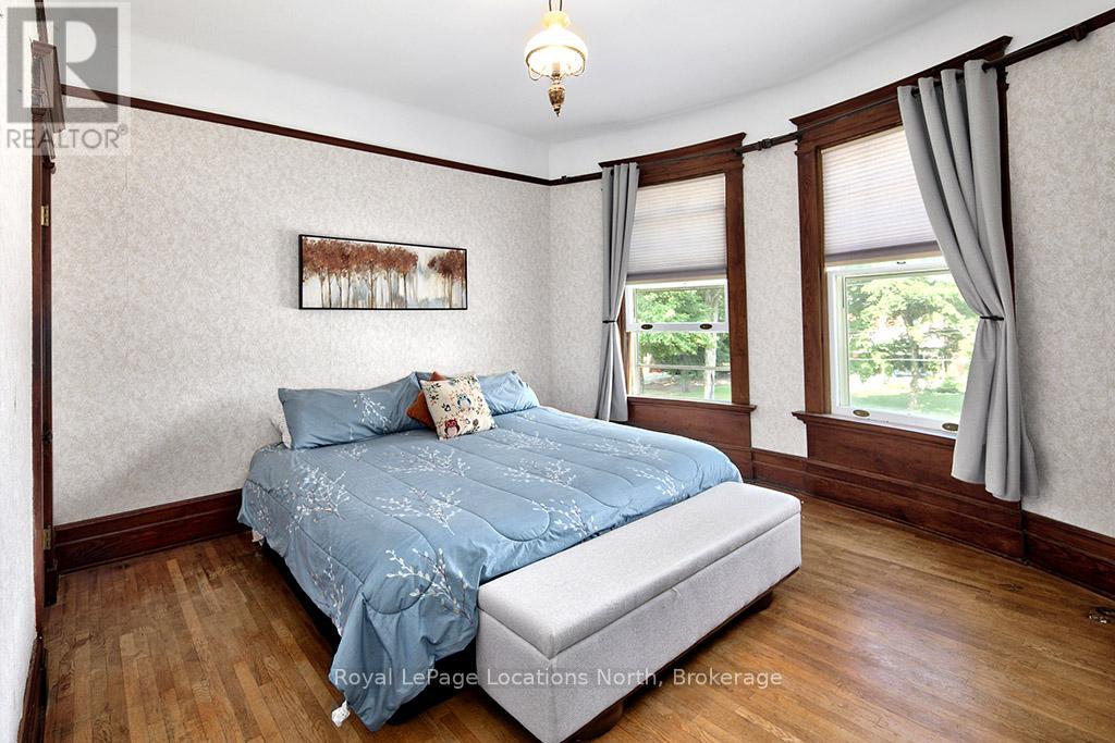 103 Mark Street W, Grey Highlands, Ontario  N0C 1H0 - Photo 24 - X12342228