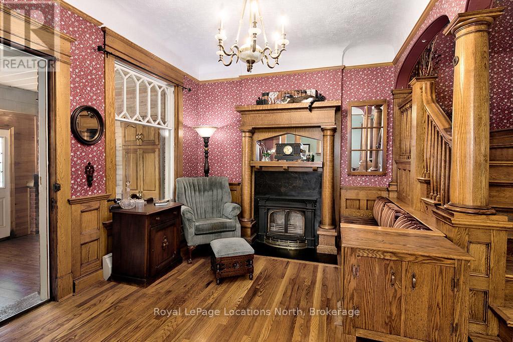 103 Mark Street W, Grey Highlands, Ontario  N0C 1H0 - Photo 6 - X12342228