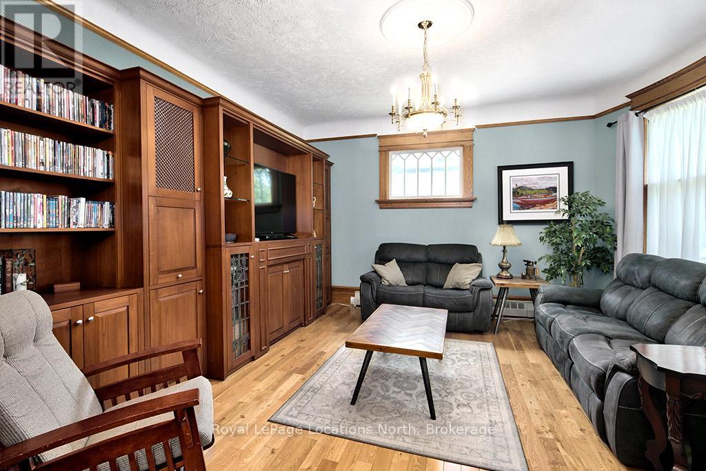 103 Mark Street W, Grey Highlands, Ontario  N0C 1H0 - Photo 8 - X12342228