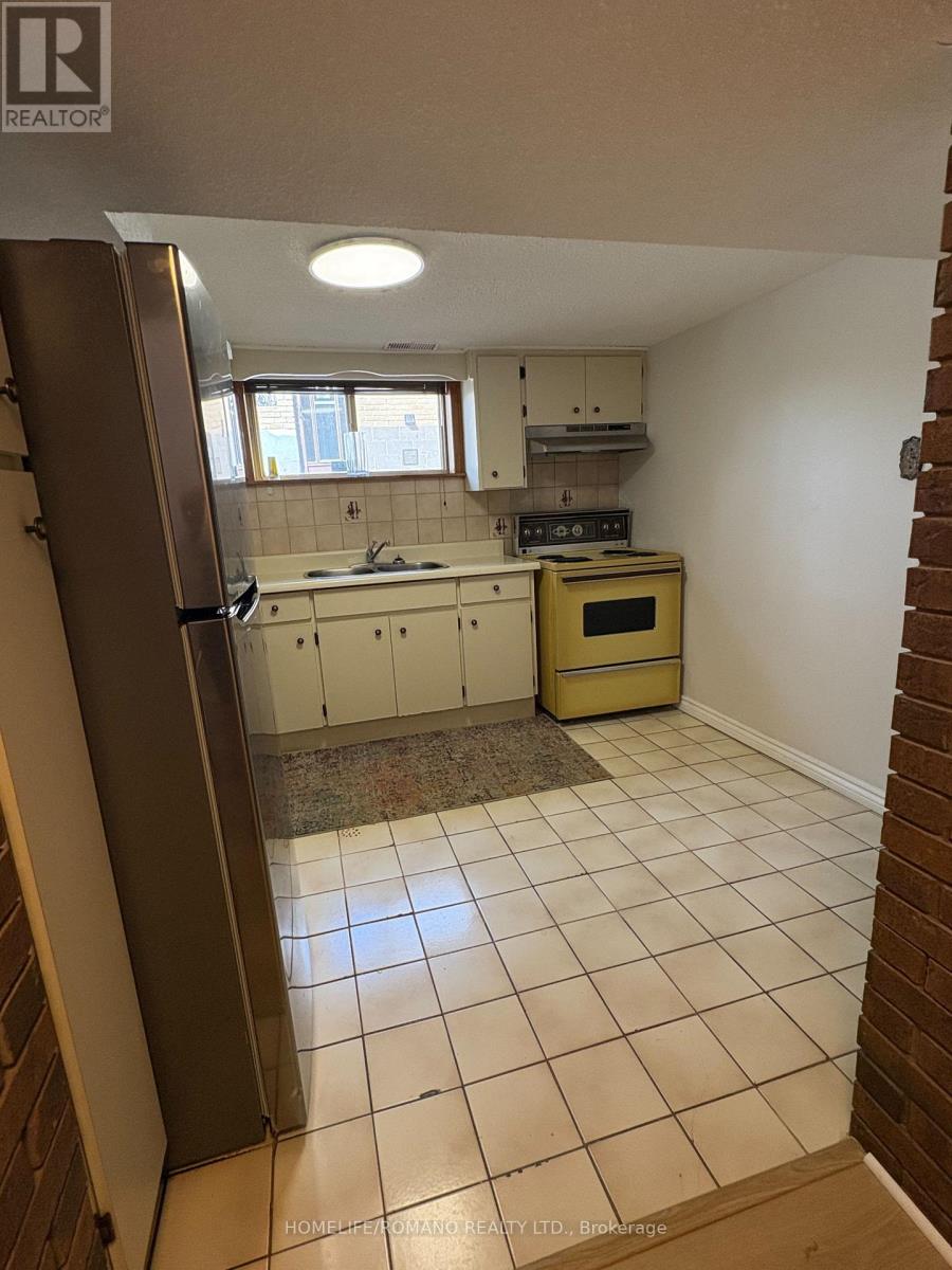 Basement - 32 Plewes Road, Toronto, Ontario  M3K 1K5 - Photo 10 - W12342057