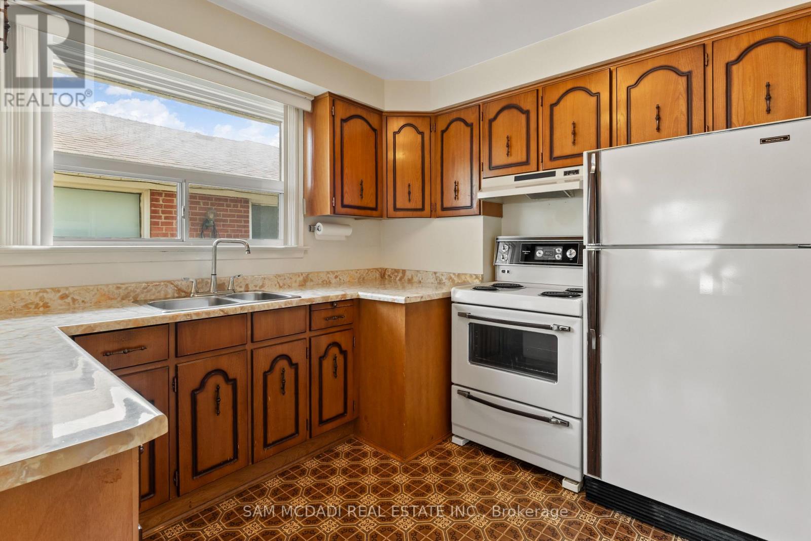 70 Frost Street, Toronto (Rexdale-Kipling), Ontario  M9W 1Y8 - Photo 16 - W12342090