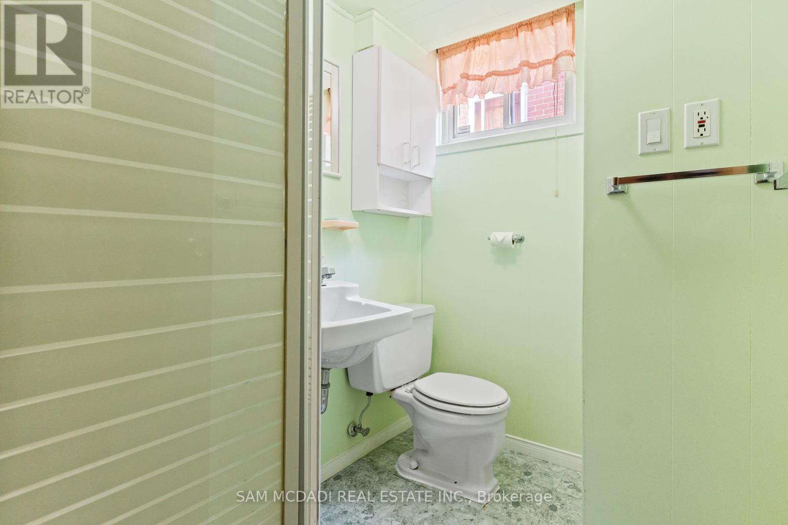 70 Frost Street, Toronto (Rexdale-Kipling), Ontario  M9W 1Y8 - Photo 39 - W12342090