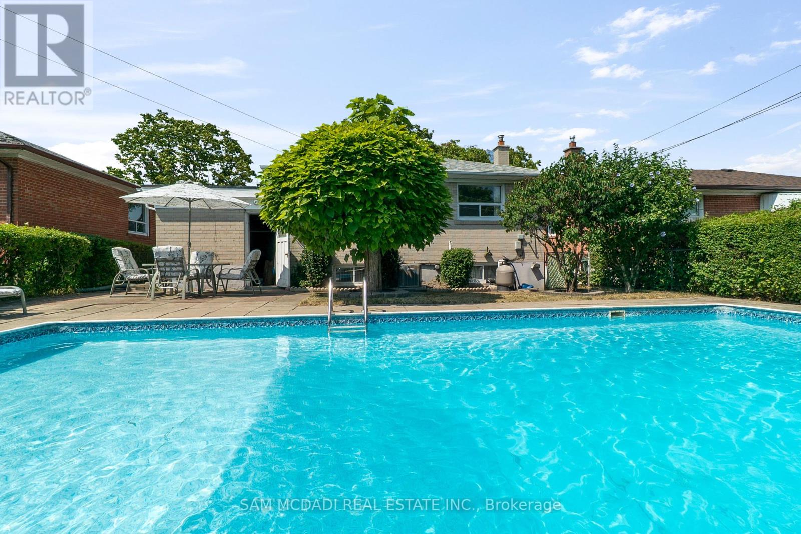 70 Frost Street, Toronto (Rexdale-Kipling), Ontario  M9W 1Y8 - Photo 6 - W12342090