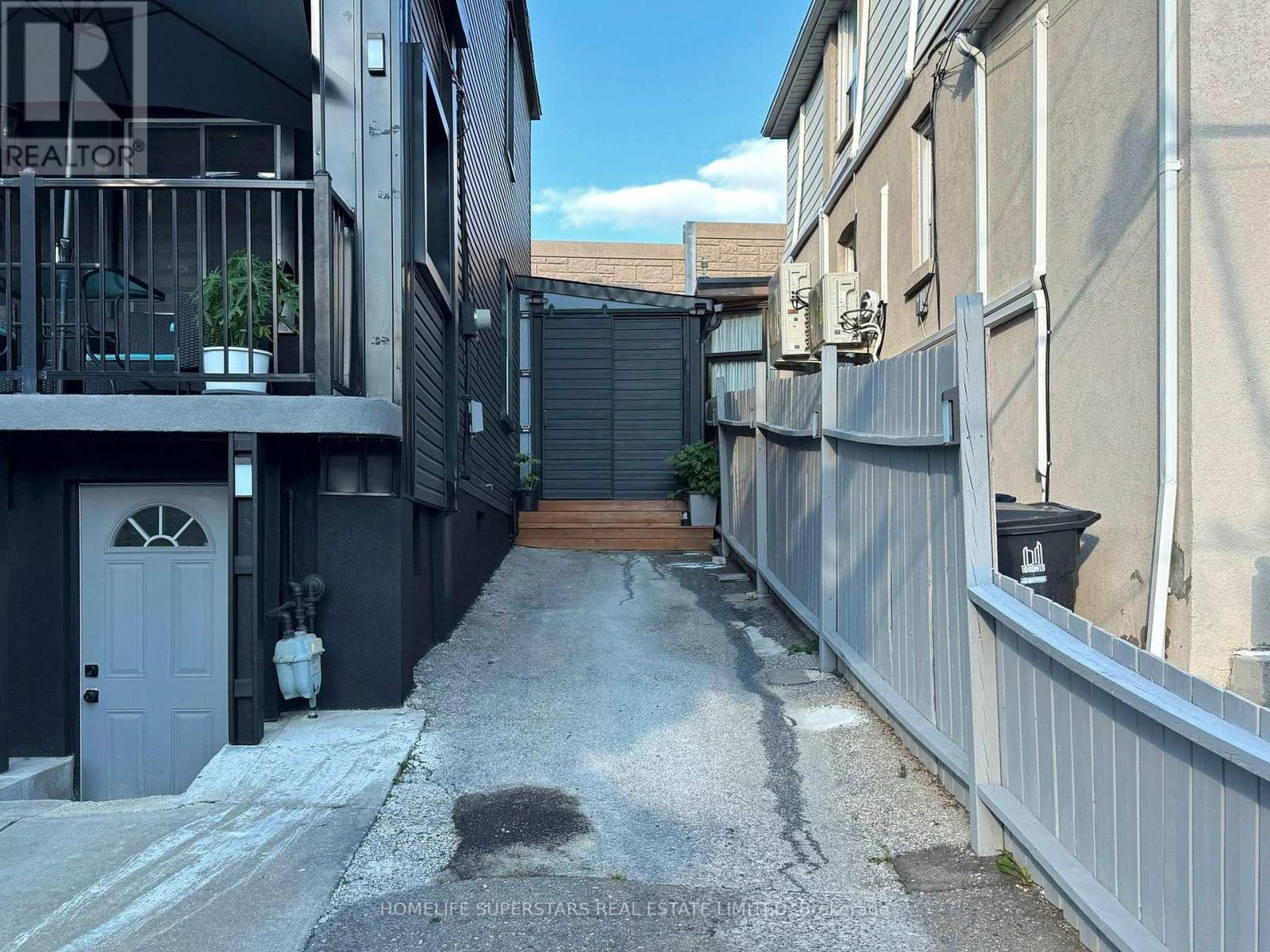 257 Prescott Avenue, Toronto, Ontario  M6N 3G9 - Photo 48 - W12342108