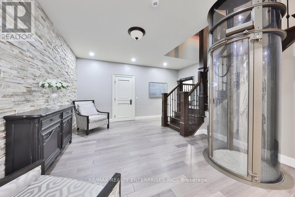 5047 Lakeshore Road, Burlington (Appleby), Ontario  L7L 1B7 - Photo 30 - W12342147