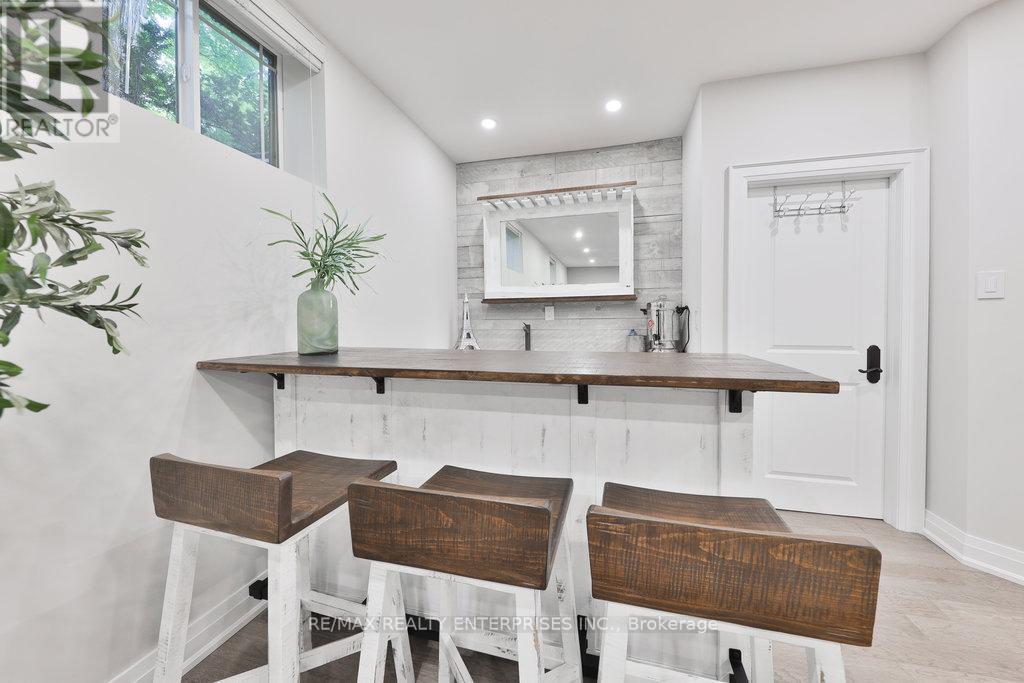 5047 Lakeshore Road, Burlington (Appleby), Ontario  L7L 1B7 - Photo 35 - W12342147