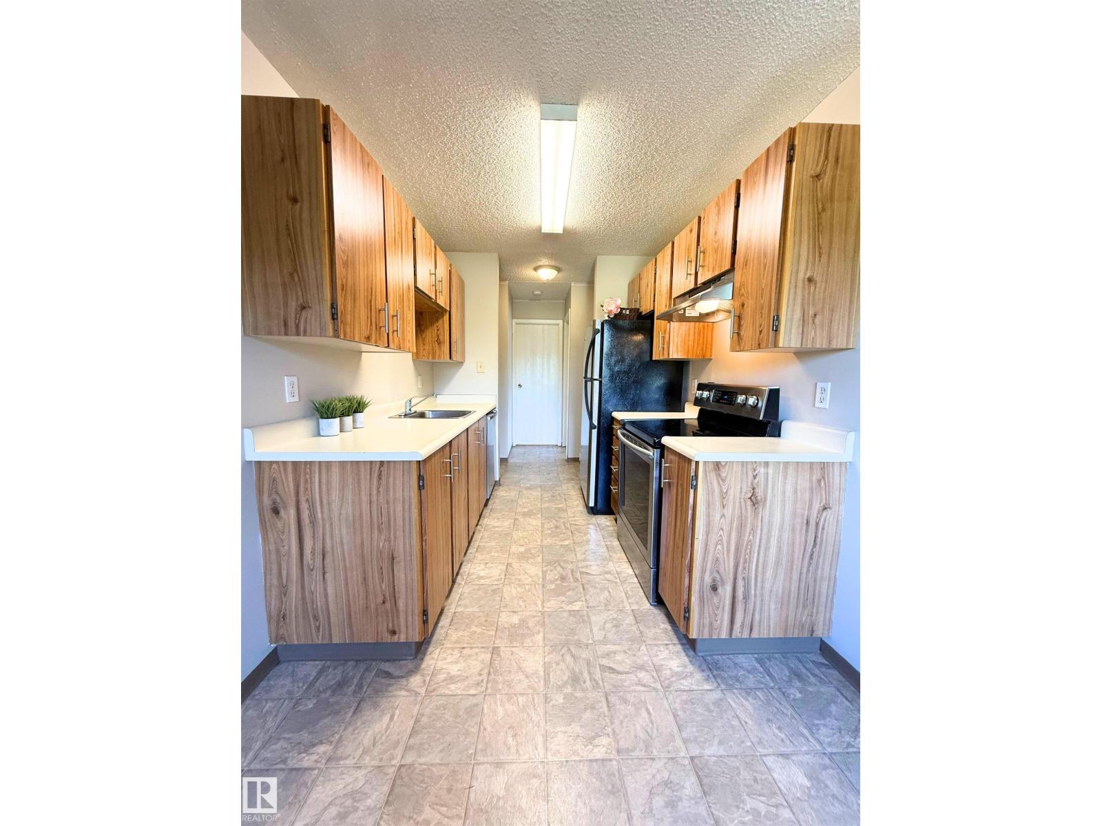 #303 10842 107 St Nw, Edmonton, Alberta  T5H 2Z3 - Photo 2 - E4452504