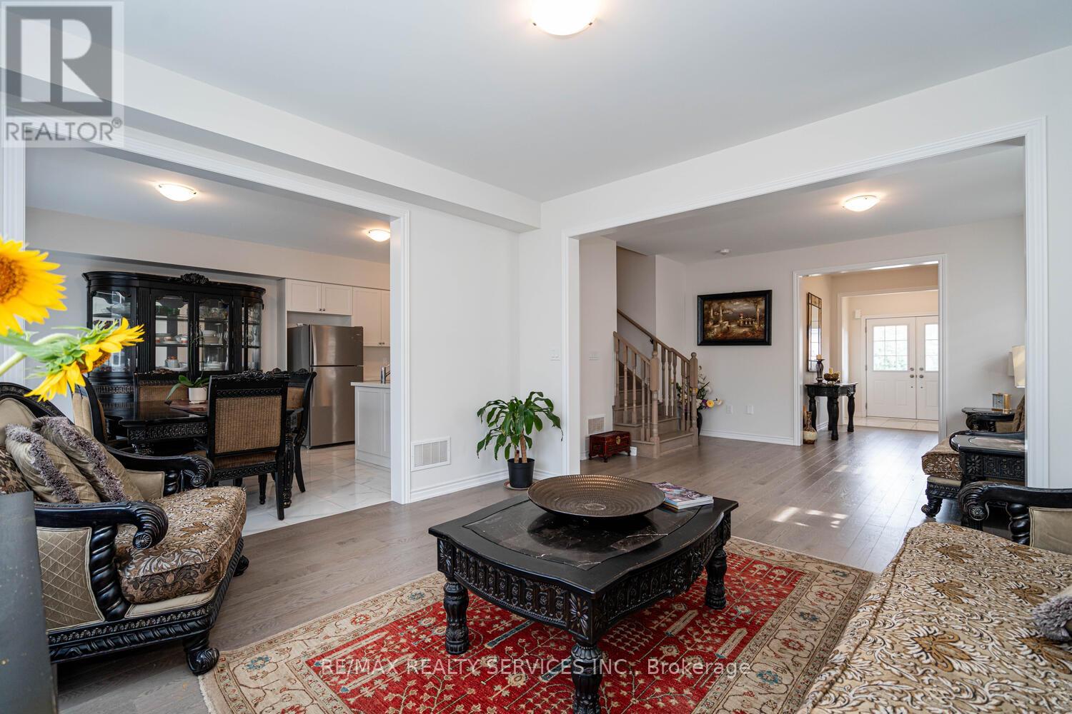 2 Blaney Street, Brant (Paris), Ontario  N0E 1N0 - Photo 12 - X12342143